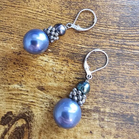Vintage Y2K Artist Made Drop Earrings Blue Pearlized Stacked - Picture 1 of 3
